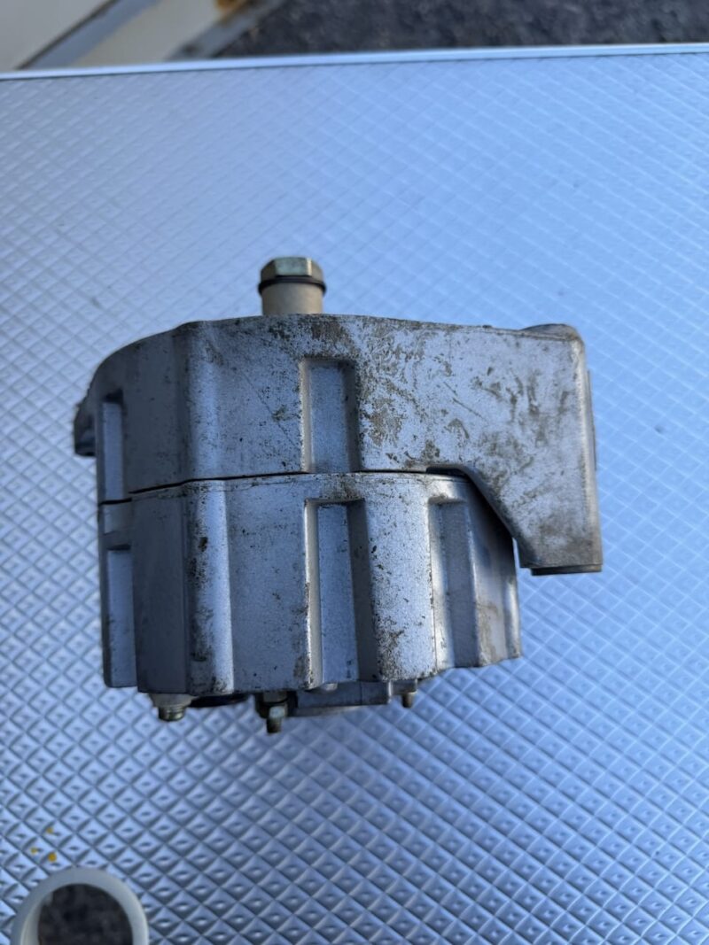 Alternateur BOSH 0986031 250 28V 35 amp (2)