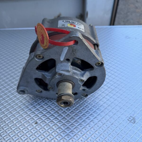Alternateur BOSH 0986031330. 145V 65amp (2)