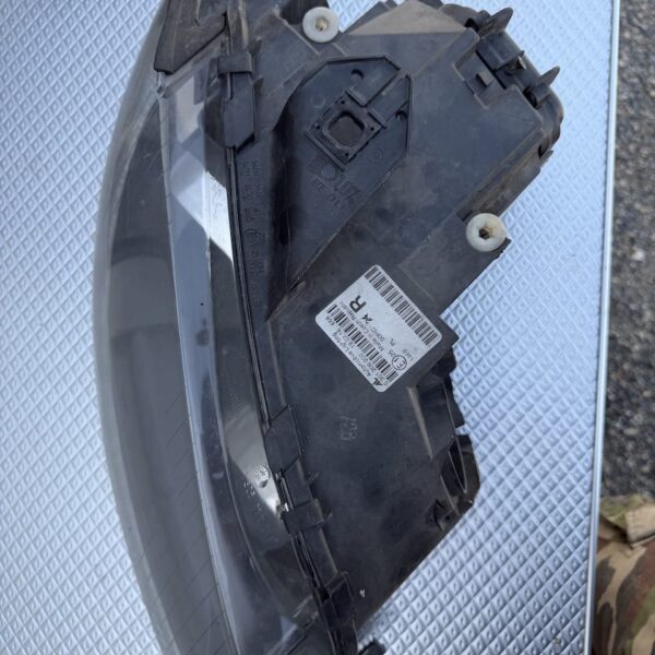 Phare droit Audi 03301201202-1