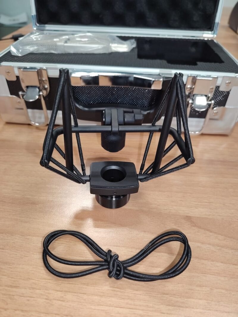SE ELECTRONICS T2