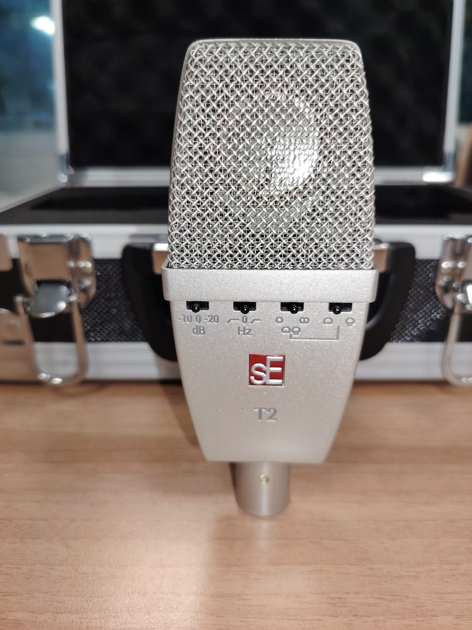 sE ELECTRONICS T2 (5) SE ELECTRONICS T2